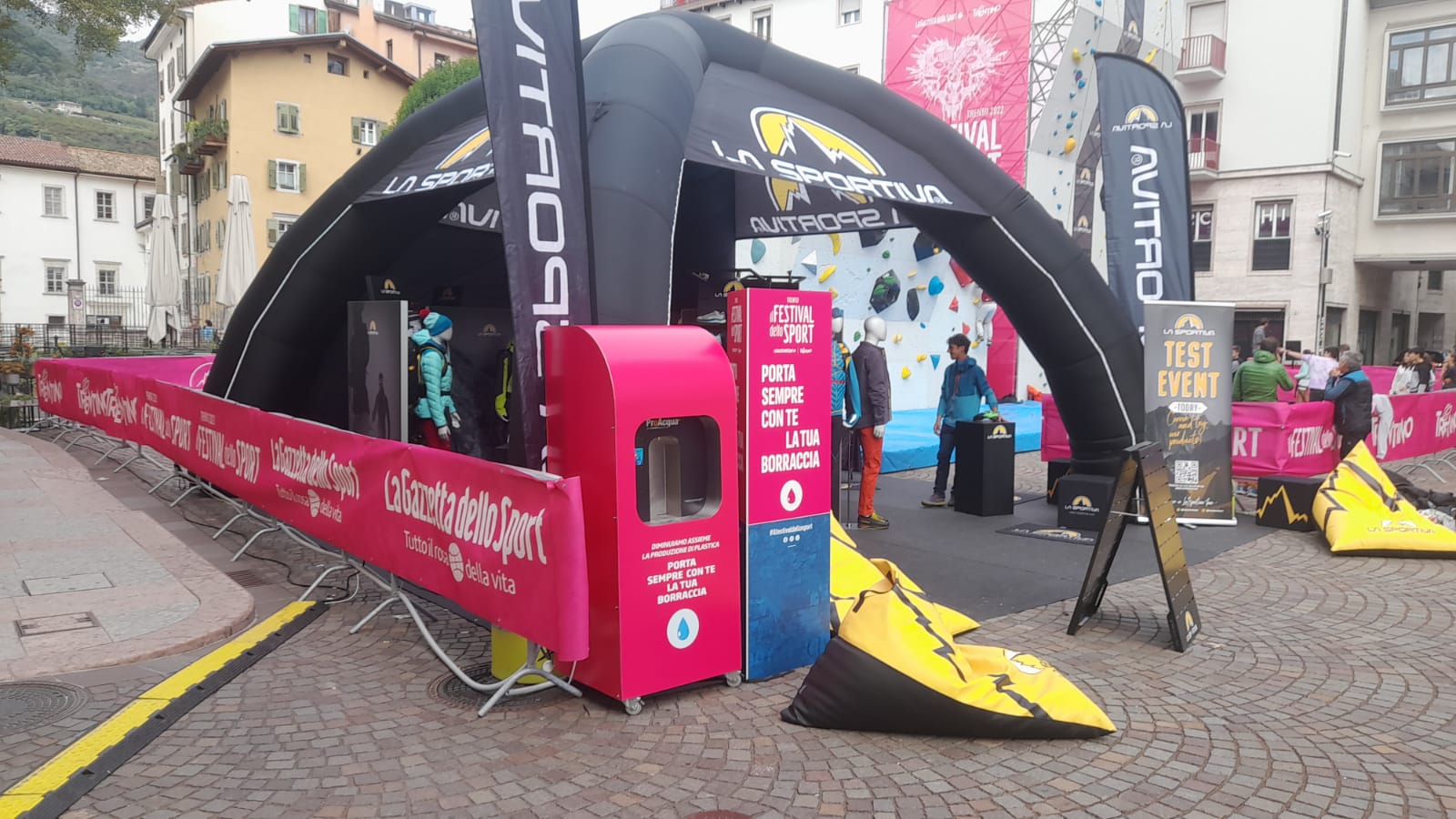 Casette dell'Acqua per Eventi Sportivi: La Soluzione perfetta per ogni occasione 2 Casette dell'Acqua per Eventi Sportivi: La Soluzione perfetta per ogni occasione hrc trento