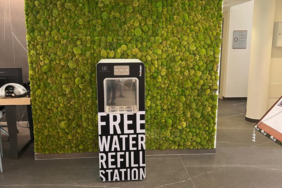 ProAcqua protagonista al Festival della Pallamano 2026: per il quarto anno consecutivo fornisce i distributori d'acqua dell'evento 1 ProAcqua protagonista al Festival della Pallamano 2026: per il quarto anno consecutivo fornisce i distributori d'acqua dell'evento Immagine WhatsApp 2024 06 06 ore 09.36.19 ad98b142